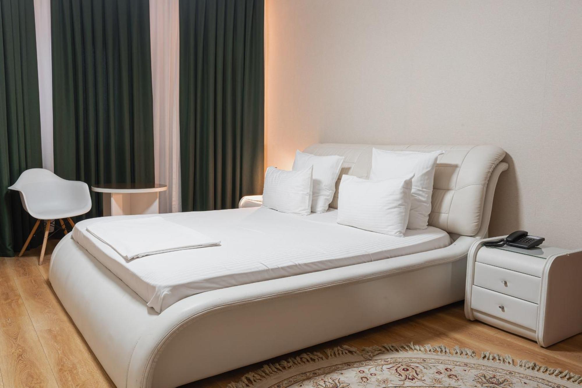 Altair Hotel Çimkent Dış mekan fotoğraf