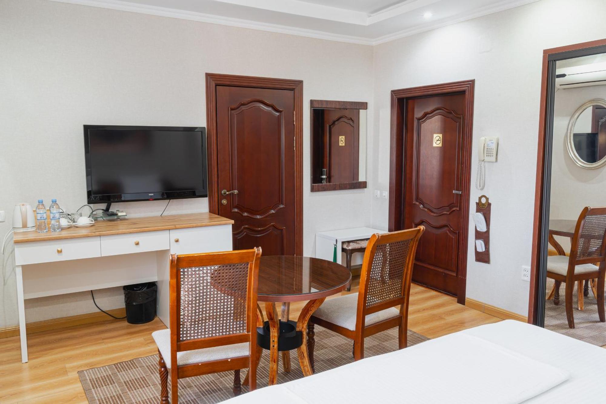 Altair Hotel Çimkent Dış mekan fotoğraf